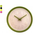 Horloge color�e cadran blanc avec chiffres en relief vert deco maison design insolite.