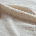 Housse de coussin bouclette polyester / fourrure ecru 45x45 cm