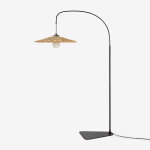 Lampadaire en fer sopant noir b