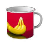 Mug métal tasse trois bananes solidaires sur fond rouge Mug métal tasse trois bananes solidaires sur fond rouge