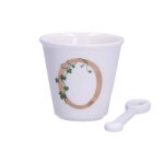 Tasse avec cuill�re - unico - 75 ml - motif floral - lettre o - porcelaine blanche