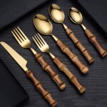 Service de table avec manche en bambou, vaisselle, couteaux a steak, fourchettes, caf, th, cuillres ...