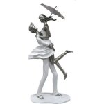 Statuette d�corative design  couple romantique parapluie   argent et blanc