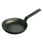 Staub - poã£âêlette à blinis minis fonte noir Ãâ˜12 cm - noir Staub - poã£âêlette à blinis minis fonte noir Ãâ˜12 cm - noir