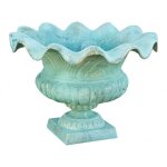 Vase en fonte avec finition verte antique