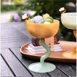 Verre a champagne et crme glace, design original, petit groupe, belle boisson, haute, pour le vin, ...