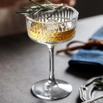 Verres a cocktail avec gravure, gobelet a vin, tasse a dessert pour boissons froides Verres a cocktail avec gravure, gobelet a vin, tasse a dessert pour boissons froides