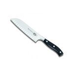 Victorinox 7. 7323. 17g couteau santoku forgé « grand maître », lame alvéolée 17 cm, manche en polyoxyméthylèn ... Victorinox 7. 7323. 17g couteau santoku forgé « grand maître », lame alvéolée 17 cm, manche en polyoxyméthylèn ...