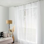 Voilage brod� avec anneaux noirs 140 x 240 cm