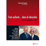 Trois enfants. . . dans le d�sordre