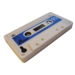 Xcessor cassette r�tro etui en silicone pour apple iphone 4 et 4s. blanc