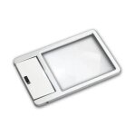 Loupe lumineuse led format carte gross. x 2, 5