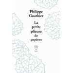 La petite plieuse de papiers La petite plieuse de papiers