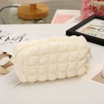 Trousse a crayons bouff�e de cr�me beige