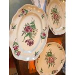 Magnifiques 2 gands plats et une grande assiette en faence de lunville