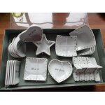 24 mises en bouche en porcelaine plus 36 verrines en plastique