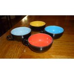4 tasses saint - clément france - faïence emaillée, intérieurs colorés , extérieur noir - diamètre 09cm ... 4 tasses saint - clément france - faïence emaillée, intérieurs colorés , extérieur noir - diamètre 09cm ...