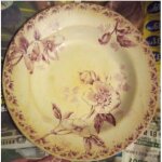 Assiette creuse - en fa�ence - a fleurs rouge - num�rot�e 2264