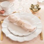 Assiette a dessert en fa�ence (gr�s) blanche mod�le  bourgeoisie . maisons du monde. comme neuve.