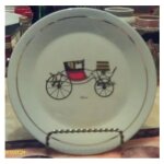 Assiette a dessert - en porcelaine -  ; k & g - luneville badonviller  ; -  ; chariot  ;