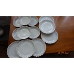 Assiettes en porcelaine de limoges.
