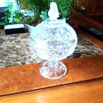 Bonbonnire ou sucrier en cristal taill avec motif oiseaux