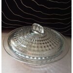 Bonbonni�re en verre diam�tre ext�rieur 16cm diam�tre int�rieur 13cm hauteur 9, 5cm.