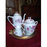 Cafeti�re et sucrier en porcelaine