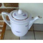 Cafetire ou thire en porcelaine opaque s a - 20cm de hauteur , 12cm de diamtre environ - motifs floraux ...