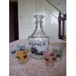Carafe a liqueur bouchon verre france + 5 petits verres assortis décor attelage chevaux Carafe a liqueur bouchon verre france + 5 petits verres assortis décor attelage chevaux