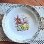 Une charmante assiette en fa�ence fran�aise vintage