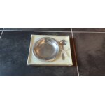 Coffret naissance orfèvre couzon, assiette a bouillie et cuillère. etain. neuf Coffret naissance orfèvre couzon, assiette a bouillie et cuillère. etain. neuf