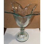 Coupe en verre forme tulipe Coupe en verre forme tulipe