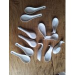 Cuillères amuse - bouche lot de 12 blanches porcelaine 6x2modèles différents Cuillères amuse - bouche lot de 12 blanches porcelaine 6x2modèles différents