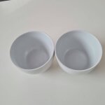 Deux bols en porcelaine blanche Deux bols en porcelaine blanche
