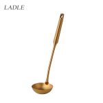 Ensemble d'ustensiles de cuisine dorés, baguettes, tube, ustensiles de cuisine, louche a soupe, ensemble ... Ensemble d'ustensiles de cuisine dorés, baguettes, tube, ustensiles de cuisine, louche a soupe, ensemble ...