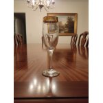 Fl�tes de champagne el�gantes a bord dor� et etoiles taill�es