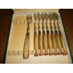 Fourchettes a dessert anciennes lot de 8 vendues dans leur ecrin marque payen soissons manche en corne ...