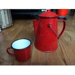 Grande cafetire / broc en mtal emaill rouge & sa tasse assortie