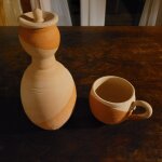 Jarre et tasse en terre cuite