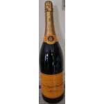 Jeroboam de champagne veuve clicquot ponsardin dans sa caisse bois Jeroboam de champagne veuve clicquot ponsardin dans sa caisse bois