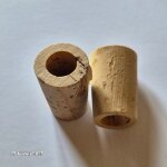Lot de 2 bouchons pour vinaigrier en lige , neufs,