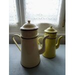 Lot de 2 cafeti�res en m�tal emaill�