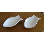 Lot de 2 coupelles forme poisson en porcelaine blanche Lot de 2 coupelles forme poisson en porcelaine blanche