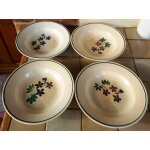 Lot 4 assiettes anciennes creuses Ø 23cm environ - la violette estampille gien effacée Lot 4 assiettes anciennes creuses Ø 23cm environ - la violette estampille gien effacée