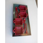 Lot de 4 ramequins avec leurs cuillères en céramique et vernis rouge - bordeau Lot de 4 ramequins avec leurs cuillères en céramique et vernis rouge - bordeau