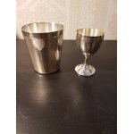 Lot une timbale + un coquetier en mtal argent de baptme.