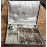 M�nag�re en m�tal argent�