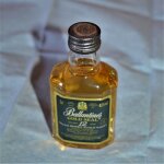 Mignonnette whisky ballantines 12 ans d'age