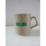Mug arlon en grs beige avec ecritures vertes